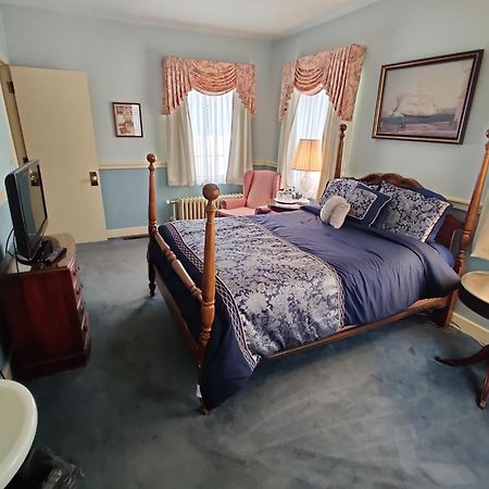 Montague Inn Bed & Breakfast Сагино Экстерьер фото