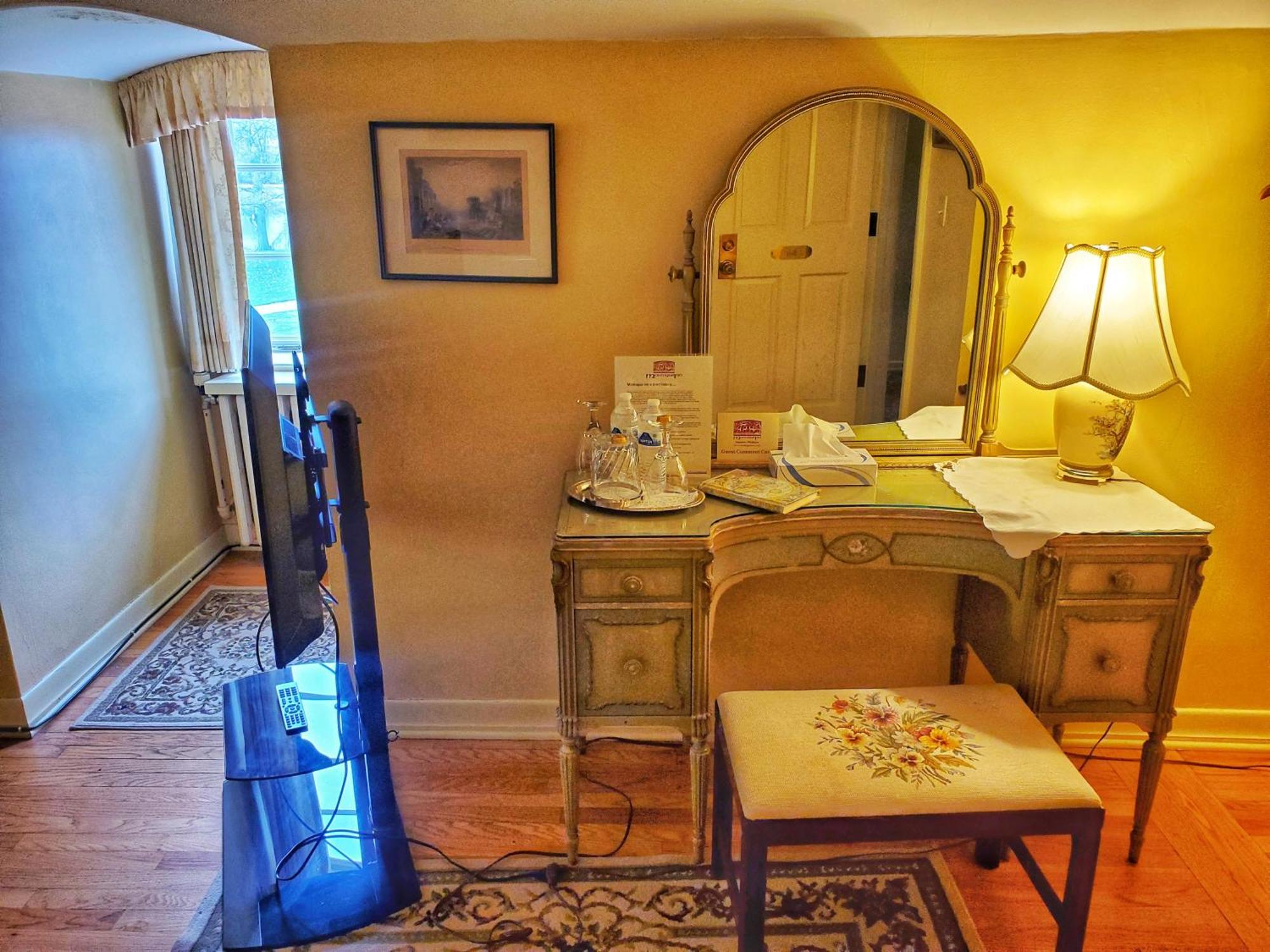 Montague Inn Bed & Breakfast Сагино Экстерьер фото